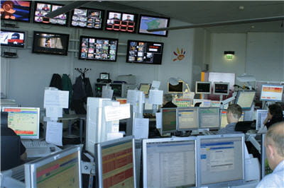 le centre de supervision 24/24, 7/7 du réseau tdf au fort de romainville (les