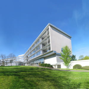 les bureaux administratifs du conseil régional de bretagne.