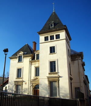 a villeurbanne, on recense 0,7 acheteur pour 1 vendeur en juillet 2014.
