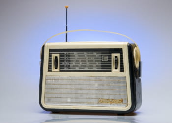 le vieux poste de radio fm devrait résister encore plusieurs années dans les