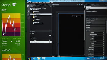 une application tactile (ici de bourse) et le bureau pc traditionnel avec ses