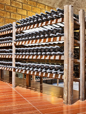 la vente d'une partie de la réserve de vins de la présidence a rapporté plus