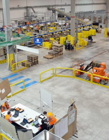 les entrepôts d'amazon avaient parfois du mal à suivre la croissance du site