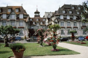 une vue de deauville.