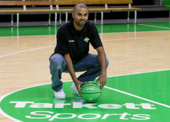 tony parker sur le terrain de l'asvel.