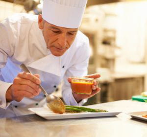 les émissions de cuisine ont le vent en poupe. au travail, aussi, la gastronomie