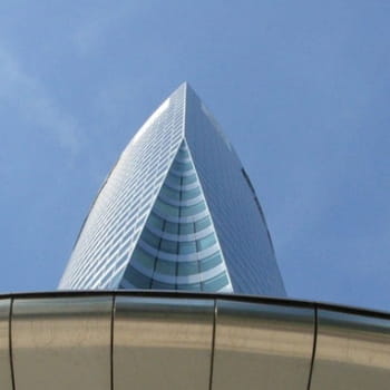 la tour edf à puteaux.