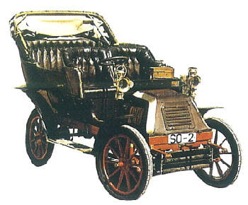 la première hispano-suiza sort en 1911. l'entreprise s'appelle encore la cuadra.