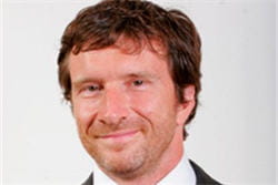 gauthier picquart touche 17 000 euros mensuels.