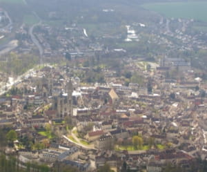 une vue de senlis, en picardie.