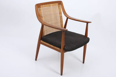 une chaise danoise des années 1950 sera parfaite pour accueillir vos