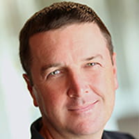 john salch est vice-président technologie et plateformes chez pros.