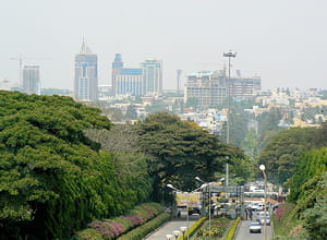 même pendant la récession bangalore a connu une forte croissance.