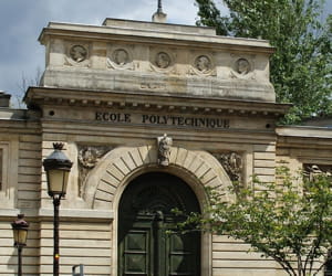 les anciens locaux de l'école polytechnique.