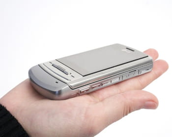 le téléphone mobile lg ke970.