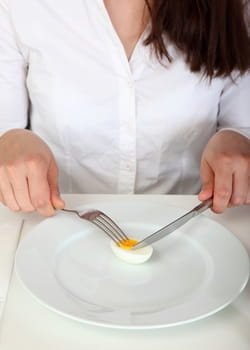 réduire son apport calorique de 30 à 50% aurait des effets significatifs sur