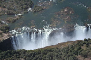 les chutes victoria, au zimbabwe.