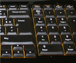la disposition des touches sur le logitech notebook kit mk605