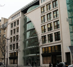 le siège de bouygues, à paris.