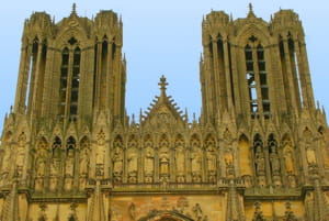 une vue de la cathédrale de reims, dans la marne.