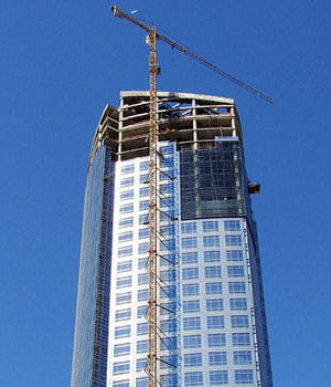 la construction de la tour costanera à santiago s'est arrêtée à cause de la