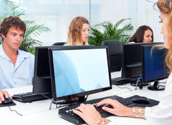 ces employés s'occupent de l'interaction.