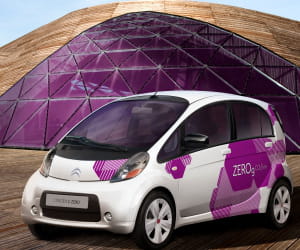 la citroën c-zéro, 100% électrique, sera disponible fin 2010.