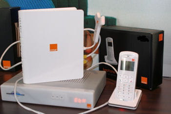 le téléphone sans fil de thomson se connecte à l'internet via une base dect qui