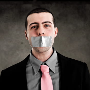 découvrez 20 phrases à ne surtout pas prononcer devant son boss.