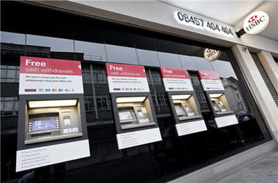 hsbc france a lancé une opa sur le crédit commercial de france en avril 2000