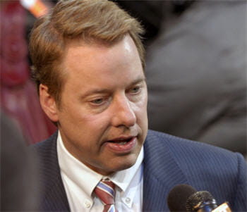 william clay ford, jr a dirigé le constructeur automobile pendant cinq ans.