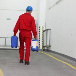 dans l'industrie chimique, la rémunération brute atteint 3 899 euros par mois.