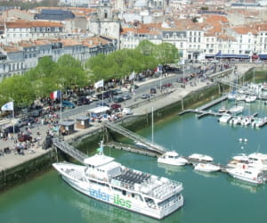 une vue de la rochelle, en poitou-charentes.