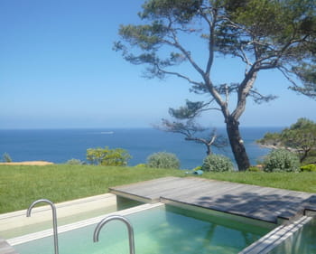 a la location, les prix peuvent atteindre 200 000 euros par mois pour les villas
