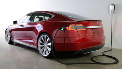 tesla a livré 22 477 véhicules en 2013, dont 6 900 au seul quatrième trimestre.