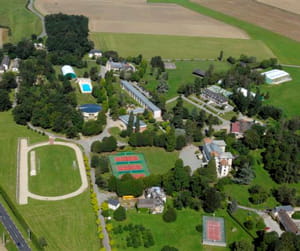 une vue de l'ecole des roches, à verneuil-sur-avre.