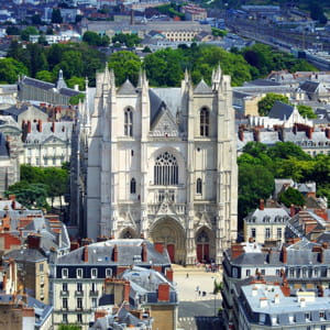 a nantes, on dénombre 1 acheteur pour 1 vendeur en décembre 2014.