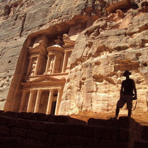 la tombe de khazneh sur le site de petra en jordanie.