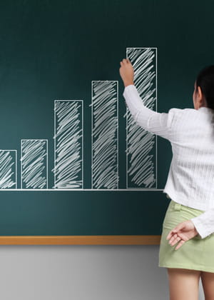 la dépense consacrée à l'éducation a gonflé de 33% en 12 ans.