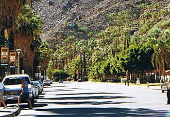 rue de palm springs, à quelques kilomètres de rancho mirage.