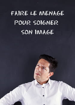 les recruteurs se renseignent sur les candidats.