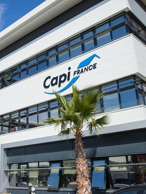 capifrance est une filiale d'artémis, la holding financière de la famille