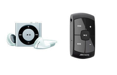 a gauche l'ipod shuffle d'apple, à droite l'archos clipper.