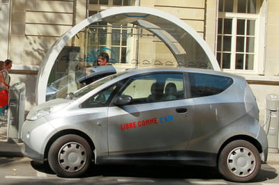 le succès de son service d'auto partage, autolib', lancé à paris en 2011, a