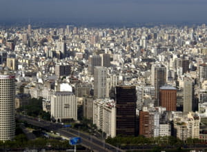 la ville dépend essentiellement du secteur tertiaire.