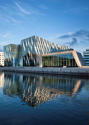 la banque danoise a installé ses quartiers à hellerup au nord de copenhague.