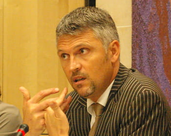 christophe badot est directeur commercial de symantec.