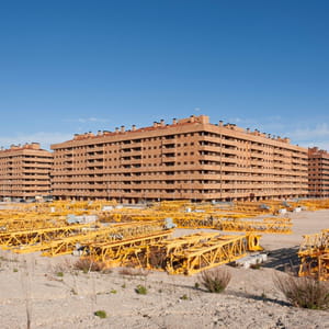 a sesena, des milliers de logements restent inachevés.