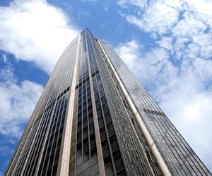 la tour montparnasse, dans le 14e arrondissement.