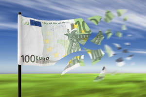 la cour dénonce une aggravation du déficit structurel de 0,3% du pib.
